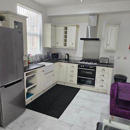 Homebird Property - Conway House Leeds  Extérieur photo